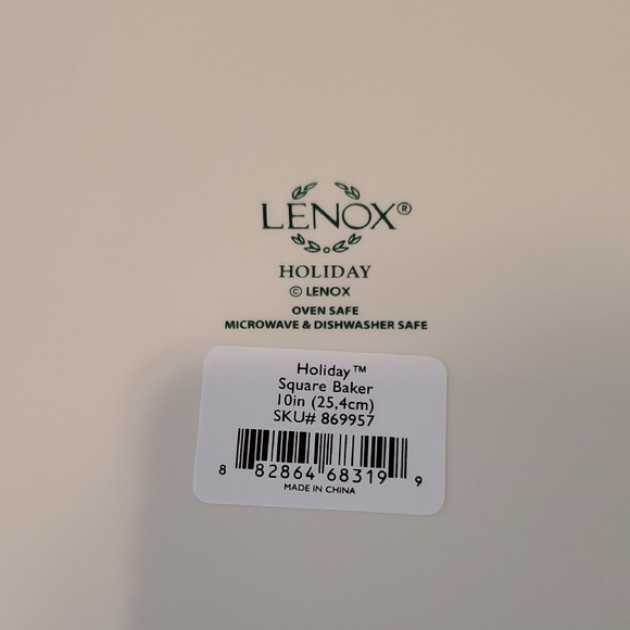 Lenox Festive Baking Dish - Cream with Holly